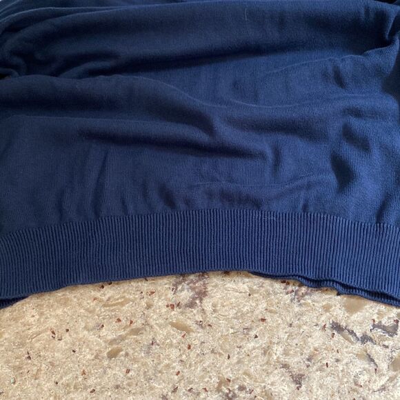 Old Navy V-neck Pull Over Navy Blue Sweater - Picture 4 of 5